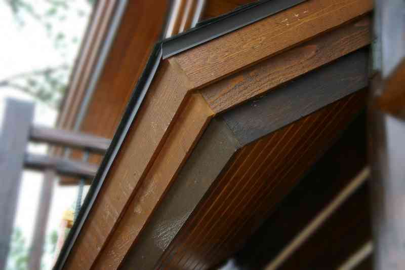 The gorgeous triple-wooden fascia!