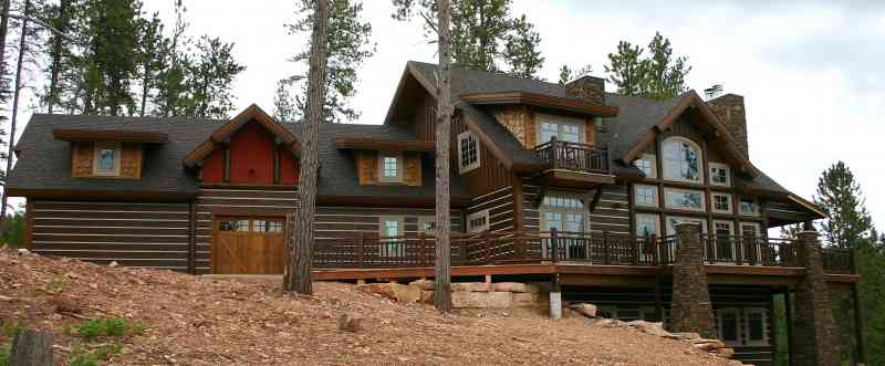 A side view that shows the depth of the tapered, stone deck pillars.