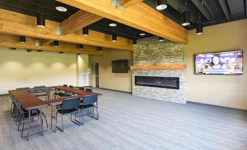 A nice large meeting room with a super cozy feel!