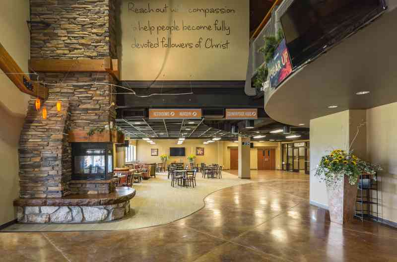 What a warm and welcoming foyer!